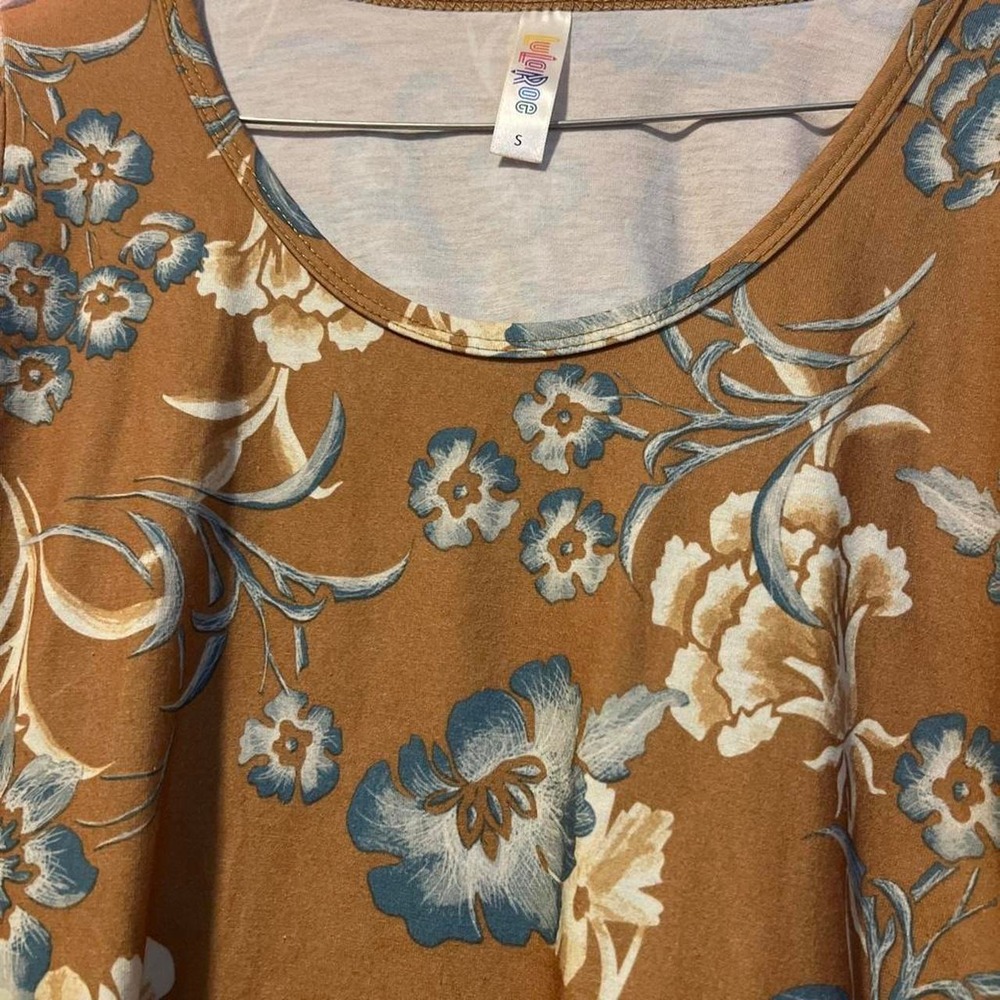 LuLaroe Brown Floral Shirt Women's Small